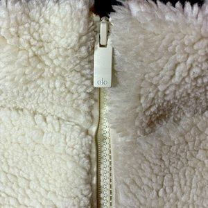 ALO FAUX TEDDY CROP JACKET